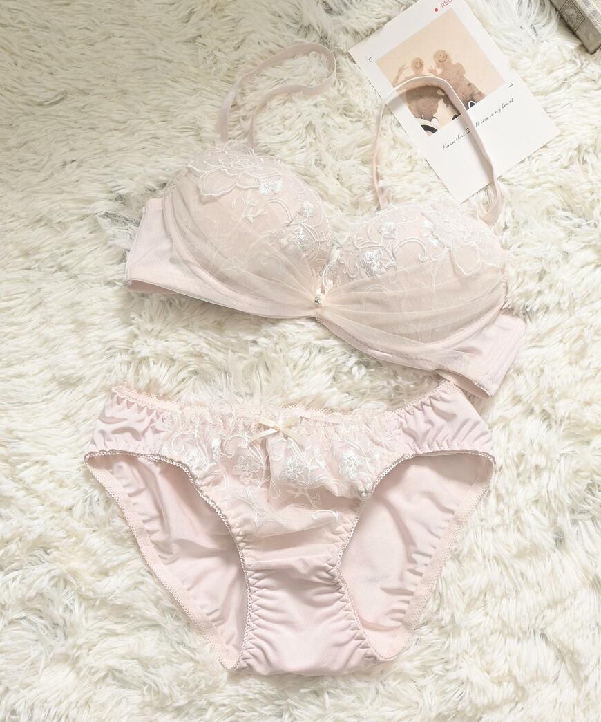 出所：ハニーズ公式オンラインストア 花モチーフ付ブラセット