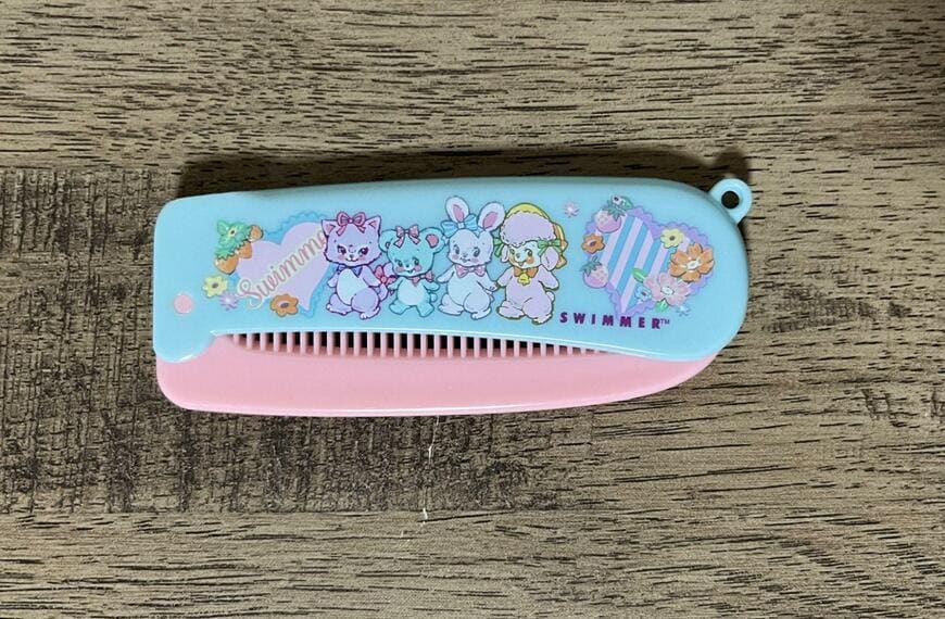 セリア、SWIMMER折りたたみコームKawaii画像