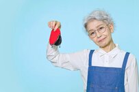 【年金生活】生活費と年収は平均いくら？「年金だけで生活できない」老後対策とは