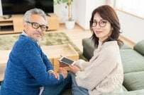 60歳代で「貯蓄3000万円」は羨ましいといえるのか。「平均額と中央値」はいくら？
