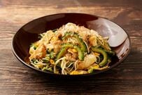 假屋崎省吾 手作り夕食を披露「そうめんチャンプル」など並ぶ食卓に「素敵」の声