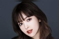 妊娠中の藤田ニコル ふっくらお腹「活かすコーデ」が話題「おしゃれ楽しんでて素敵」「なんて幸せ」「綺麗なママ」春先取りイエローファッション