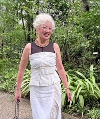 【66歳マダム】ZARAのスカートでモノトーンのリンクコーデ！お呼ばれの装いが素敵