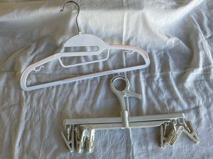 ボトム用伸縮ハンガーには、クリップが合計6つ