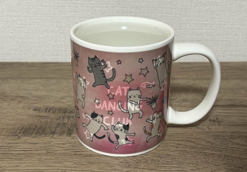 ダイソー、マジックマグカップ（パーティー）筆者撮影写真