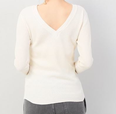 CALUX - BACK Vプルオーバー ¥12,960（税込）