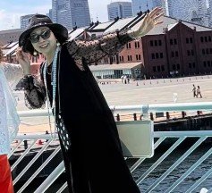 【76歳マダム】自分らしい「ランチコーデ」で誕生日を満喫！ドット柄の取り入れ方に「可愛い」の声も