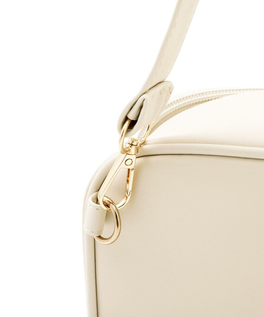 出所：パルグループ公式ファッション通販サイト 3COINS ぬいポーチ