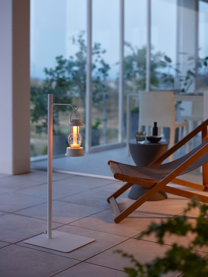 出所：【公式】山崎実業tower（タワー）　高さ伸縮ランタンスタンド タワー