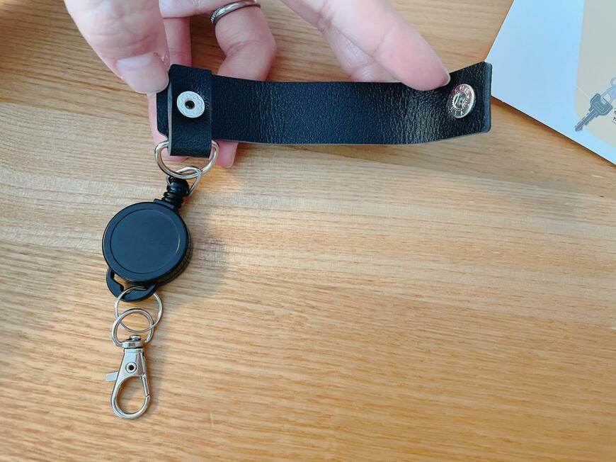 セリア「リールつきバッグチャーム」