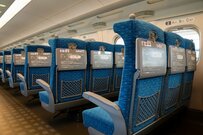 新幹線の車内で見つけたとある企業広告　思わず口ずさんでしまう内容に「天才か！」「歌ってしまった…」