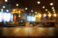 飲食店のメニューにあった「無料の水」　想像の斜め上を行く表記に「湧き水かもしれない」