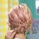 【ヘアゴム2本】短いボブもすっきり可愛く！斜め分けで作る「ツインお団子ヘアアレンジ」分け目が目立ちにくい簡単まとめ髪