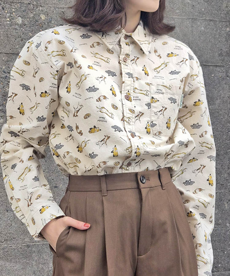 出所：ブルーブルーエ公式　総柄プリントシャツ