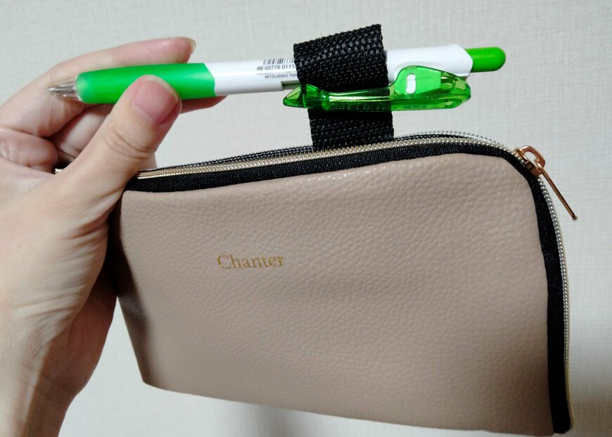 筆者撮影（セリア、革風マルチケース）