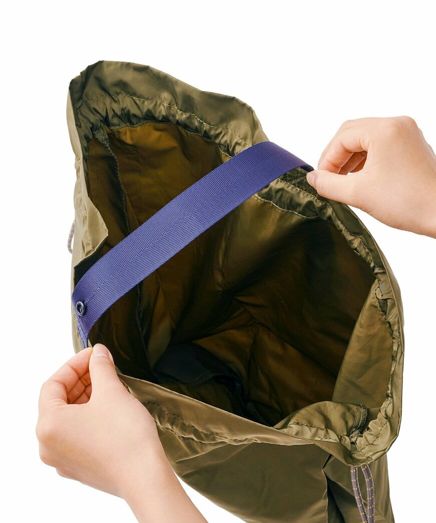 出所：3COINS公式　トラベル2WAYエコバッグ