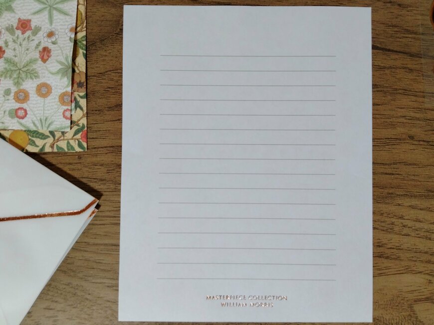 筆者撮影（セリア、レターセット 4セット シール付 ウィリアム・モリス）