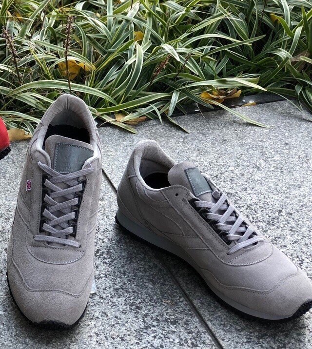 WALSH - オールスエードレザースニーカー ¥28,080（税込）