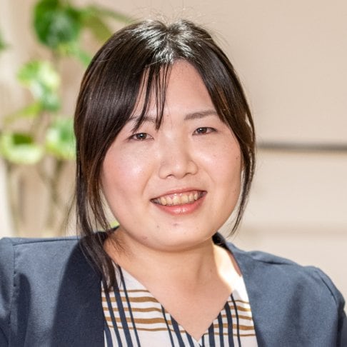 鶴田 綾