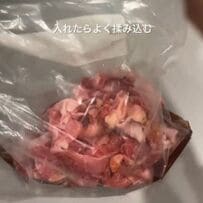 節約上手な27歳会社員女性が作る【豚こま油淋鶏弁当】はなんと1食あたり160円で完成！タレがたっぷり絡んだお肉がおいしそう
