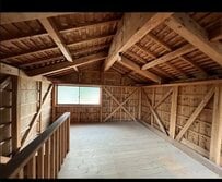 夫婦で協力して古民家の「古い納屋」をDIYしたら……子どもたち大喜び必至！豪華すぎる「プレイルーム」爆誕！