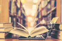 【最新】大学准教授（高専含む）の年収はいくら？平均年齢・勤続年数も【2023年更新版】