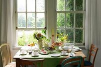 まるで無重力！？ 重い荷物も軽く感じる〈トートバッグ〉が優秀すぎ。通勤バッグに便利な工夫も満載