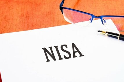 NISAで「オルカン」「S&P500」を買いたいのに、今の金融機関にない…NISA口座は年単位で変更できる。手続き3ステップと期限、前の口座の投資信託はどうなる？