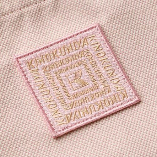 カラーに合った色で施された紀ノ国屋の刺繍が高級感をプラス