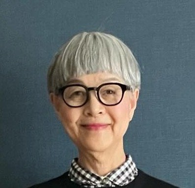 【70代マダム】ハイセンスなセットアップコーデが素敵「コンバースに靴下もバッチリ」の声！甘さとラフさのバランスがおしゃれ