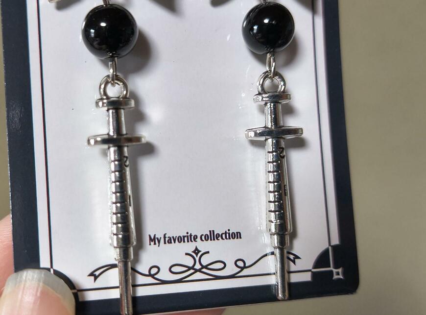 筆者撮影（セリア、ピアス 地雷系）