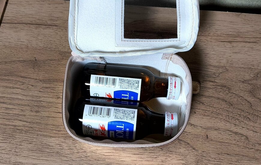 筆者撮影（キャンドゥ、ガラケー風 ぬいぐるみポーチ）