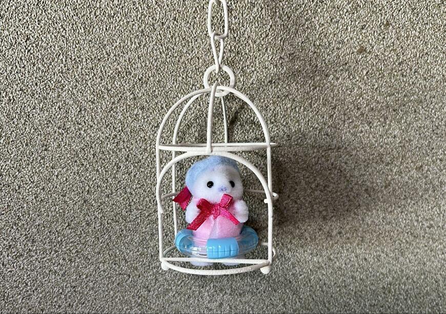 筆者撮影（セリア、アンティーク調アイアンバードハウス）