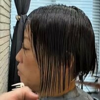 「女性の刈り上げは意外と大好評」40代女性が“刈り上げショート”で首元すっきりのシャープな印象にスタイルチェンジ