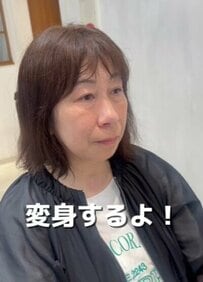 髪を切って扱いづらくなった女性　小顔ヘアを依頼して変身した姿が素敵