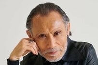 片岡鶴太郎 ザクロの飾り方がおしゃれと話題に「すべてが素敵過ぎる」「趣があって…」「幸せをいただきました」