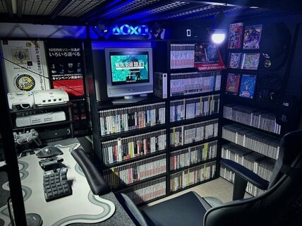 ゲーマーが憧れ続けた「夢のレトロゲーム部屋」　狭い「ロフトベッド下に詰め込んだ空間」に注目集まる