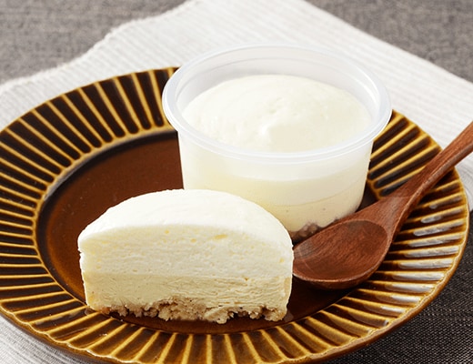 2種類の食感を楽しめる「ふわ濃チーズケーキ（329円）」