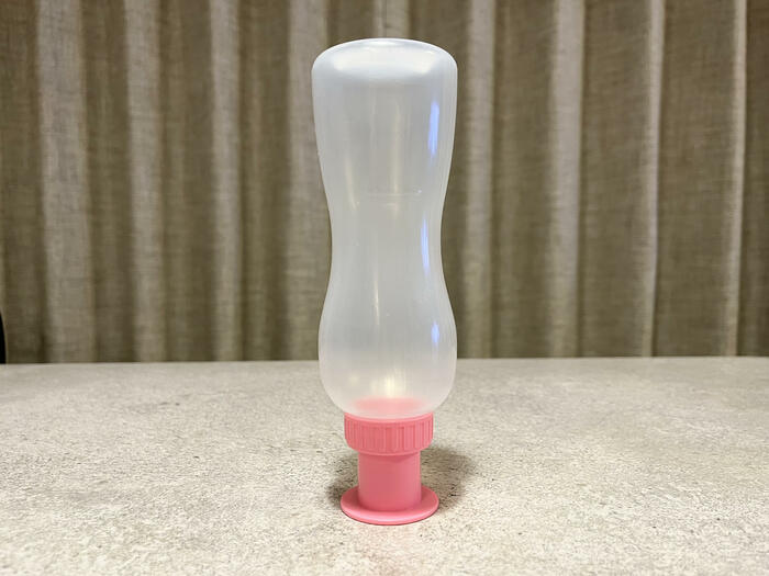 逆さまになったふりふりクリームメーカー