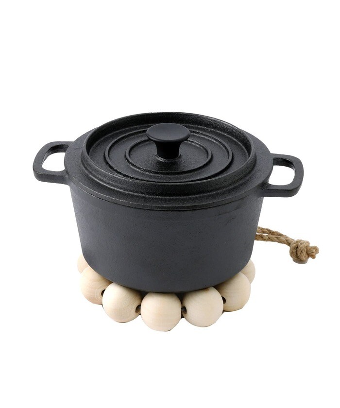 天然木を使用したあたたかみのあるナチュラルなデザインの鍋敷き