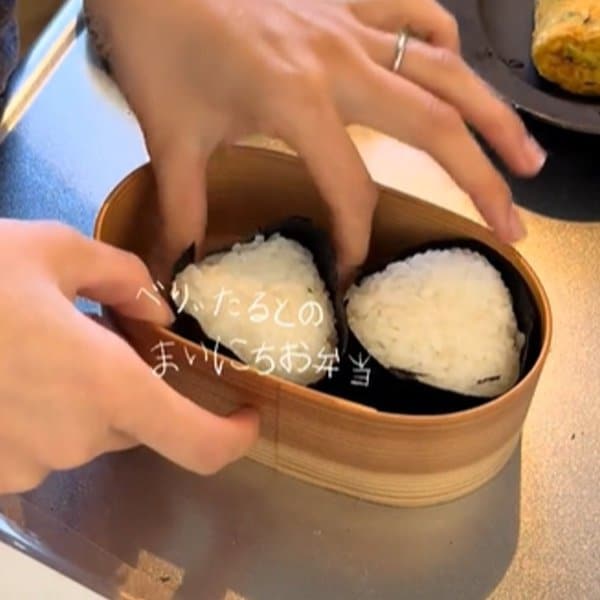 【夫弁当】炊き立てご飯で作る「塩結び（塩むすび）弁当」見た目も味も楽しめるアレンジ技に注目！