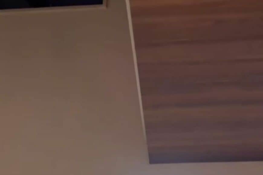 「もっと早くやればよかった」レールがあるのに照明を付けていなかった天井　簡単DIYでおしゃれで明るい空間へ