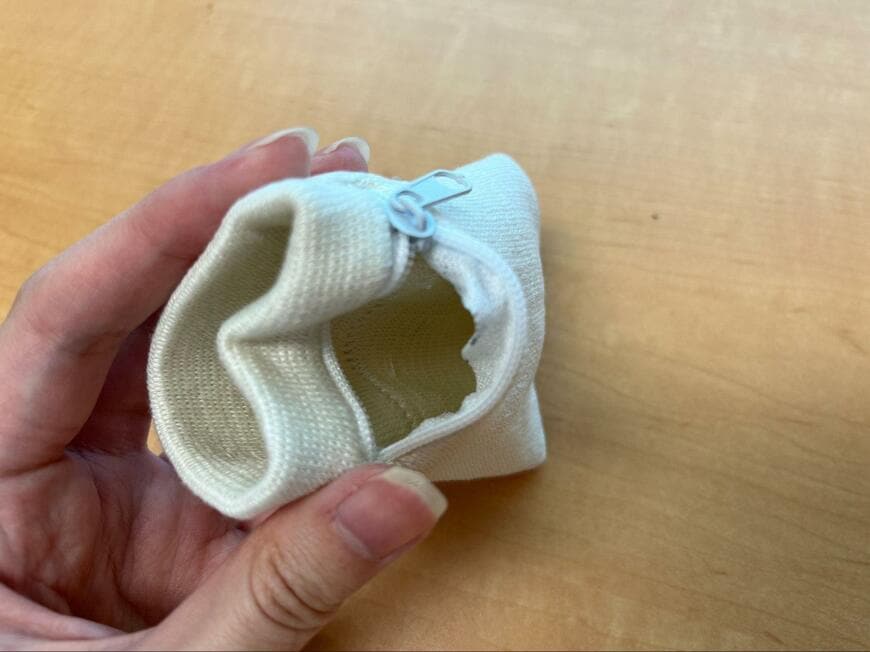 筆者撮影（セリア、リストバンドポーチ）