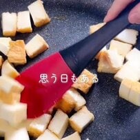 母が「高校生娘」に作る【小松菜と厚揚げオイスター弁当】副菜でも食べ応え抜群！メインのおかずの横で主役級の存在感を放つ絶品おかずのお弁当が話題