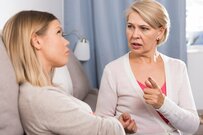 結婚をきっかけに親子の関係がねじれだす!? 実母の”子育て論”にうんざりするママたち