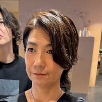 「前髪のハネが気になる…」女性がハネを活かすカットで大胆イメチェン！「すっごいおしゃれになった」との声も