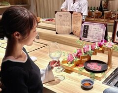 【大阪・西心斎橋】隠れ家焼肉の5000円コースに注目！「お肉の階段や」「まるで芸術品のよう」と反響