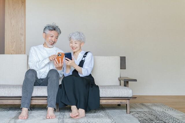 【年金】ふたりの老後は毎月いくら？「厚生年金・国民年金」夫婦の働き方で最大18万円の差も？