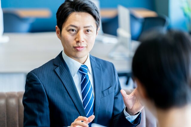 公務員の給与はいくら？ボーナスの支給月数が減っているって本当？