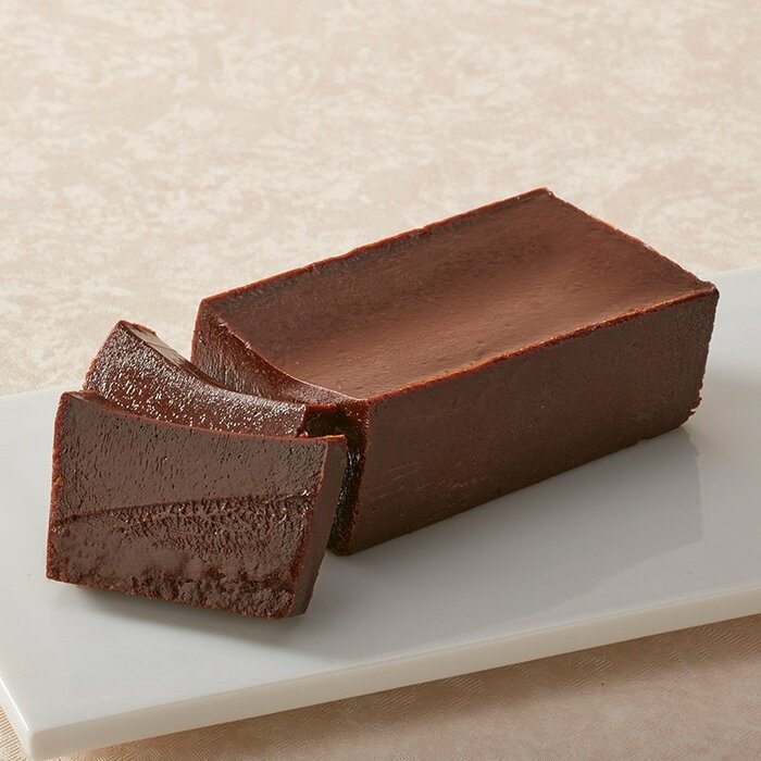 厳選されたチョコレートを贅沢に使った、まさに大人のためのスイーツ